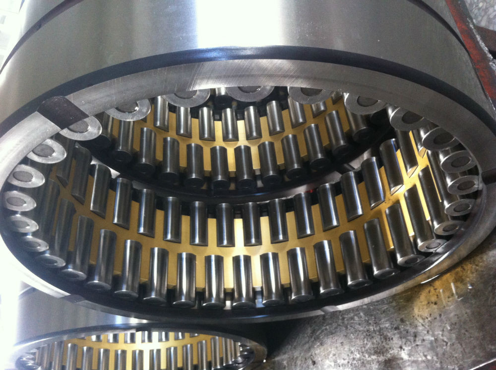 Interference Fit vs Clearance Fit in Four-Row Cylindrical Roller Bearings